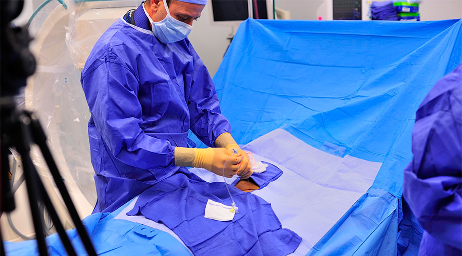 hernia surgeon specialist in operating room 
